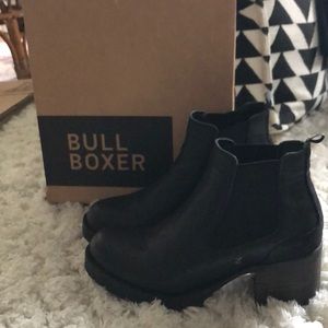 ‘Bull Boxer’ Black Chelsea Boots